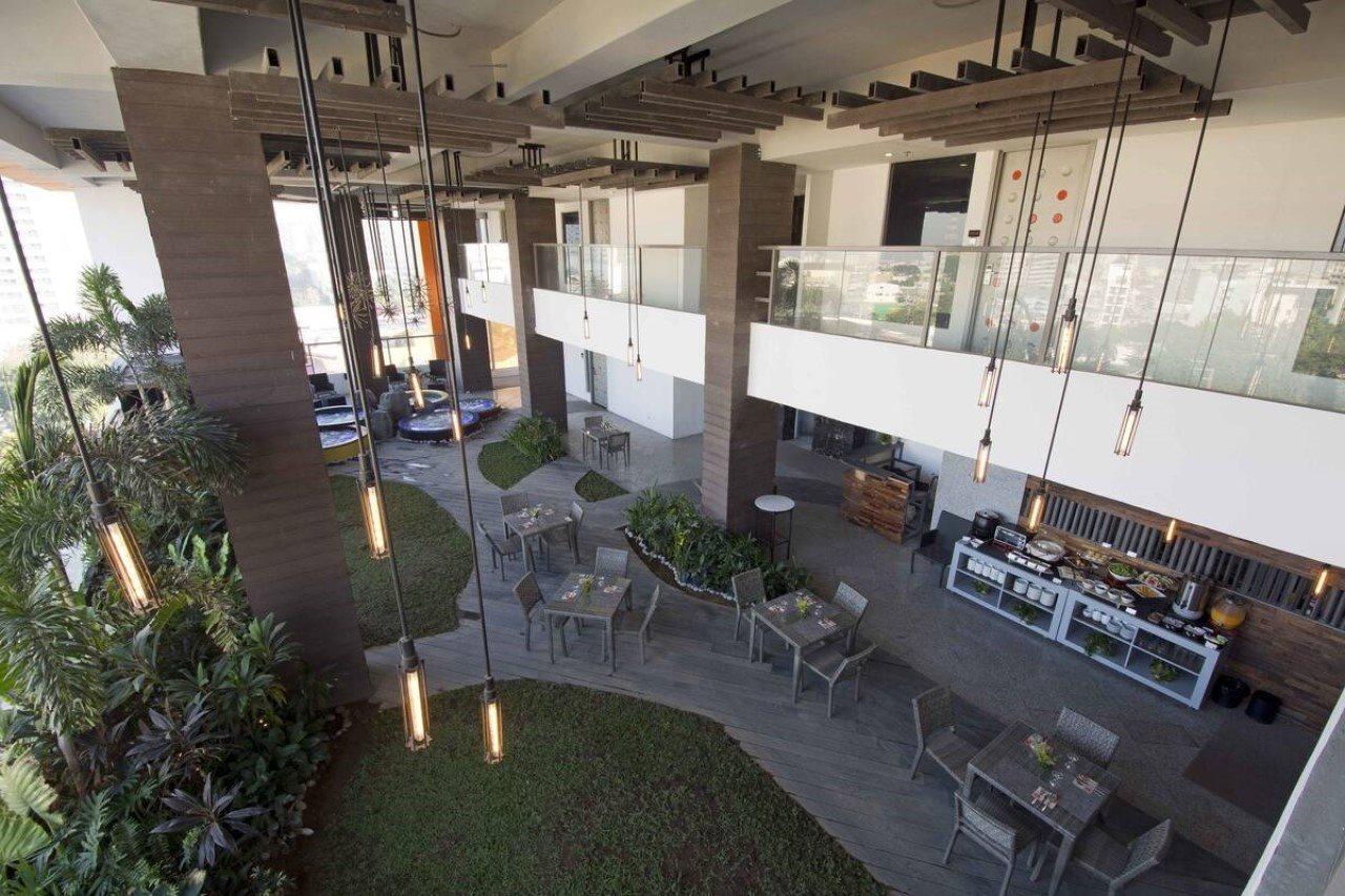 Hive Hotel Quezon City Buitenkant foto