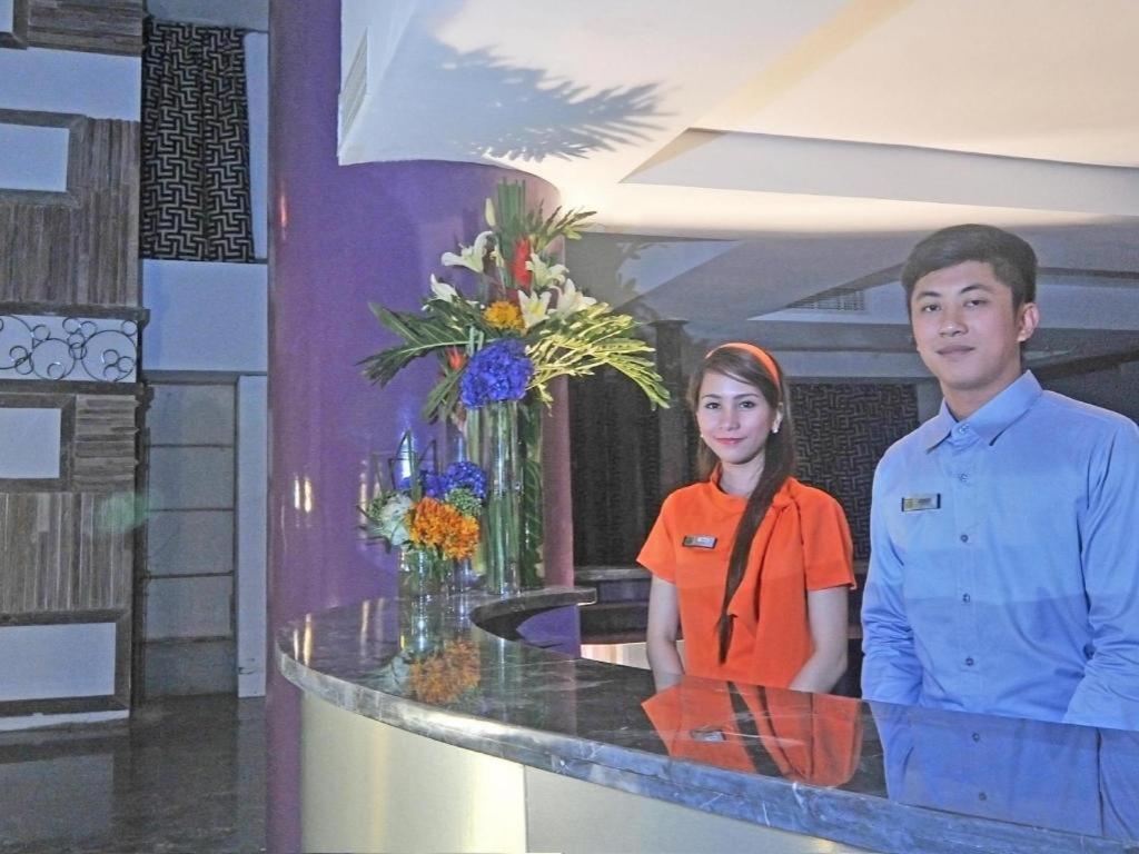 Hive Hotel Quezon City Buitenkant foto