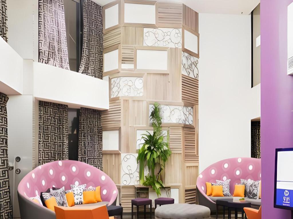 Hive Hotel Quezon City Buitenkant foto