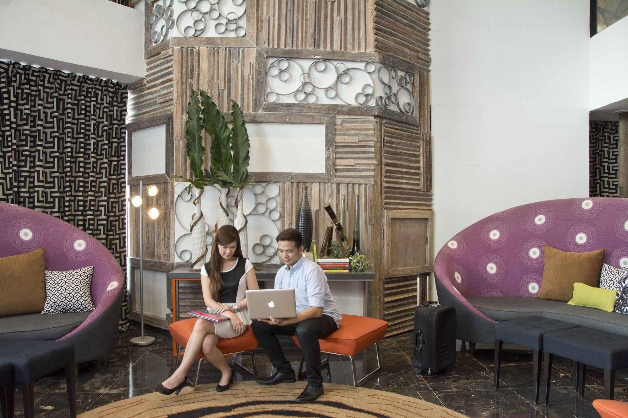 Hive Hotel Quezon City Buitenkant foto