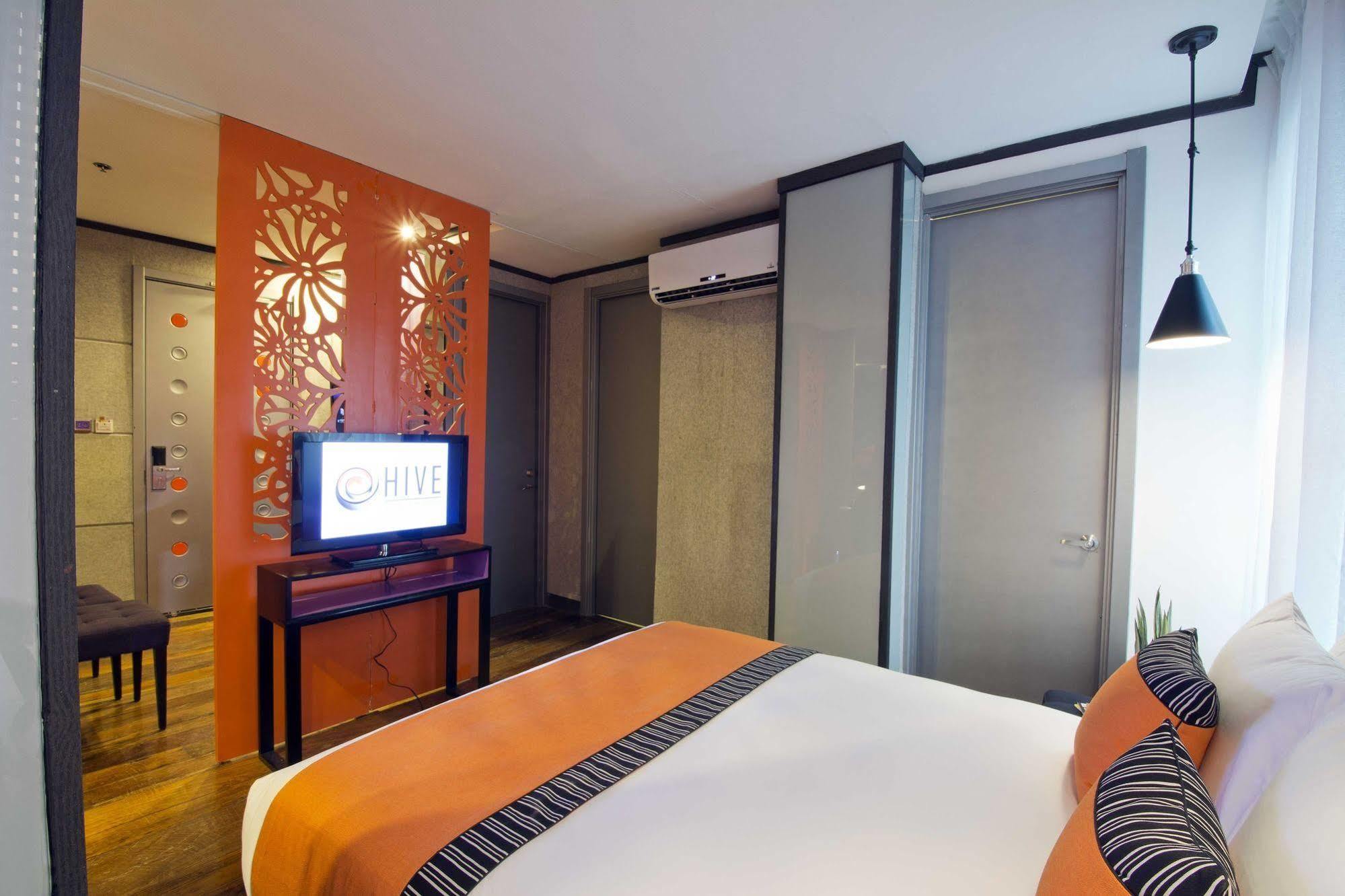 Hive Hotel Quezon City Buitenkant foto