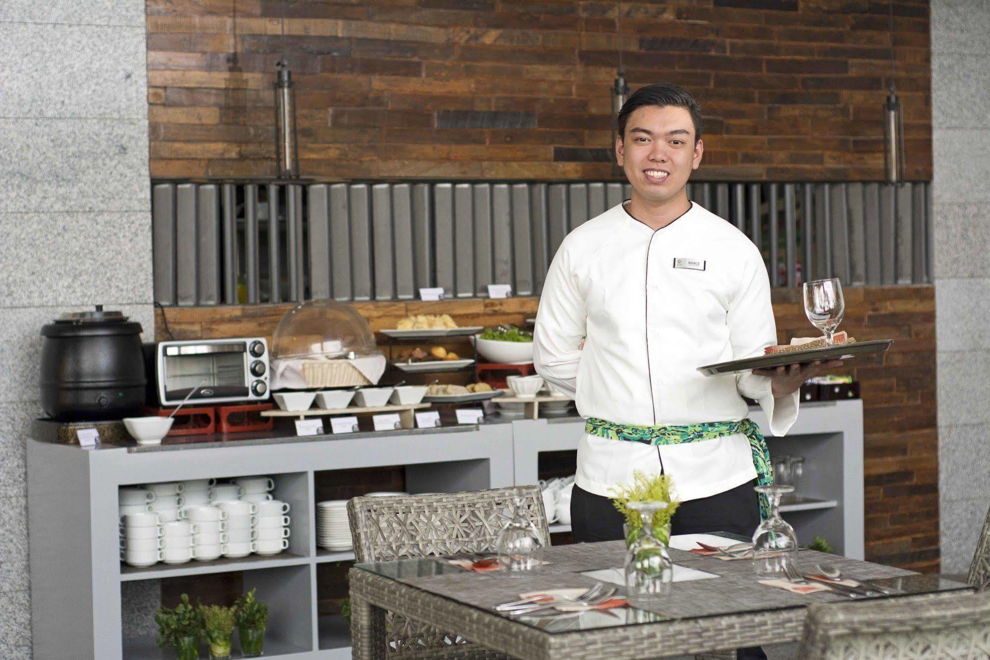 Hive Hotel Quezon City Buitenkant foto