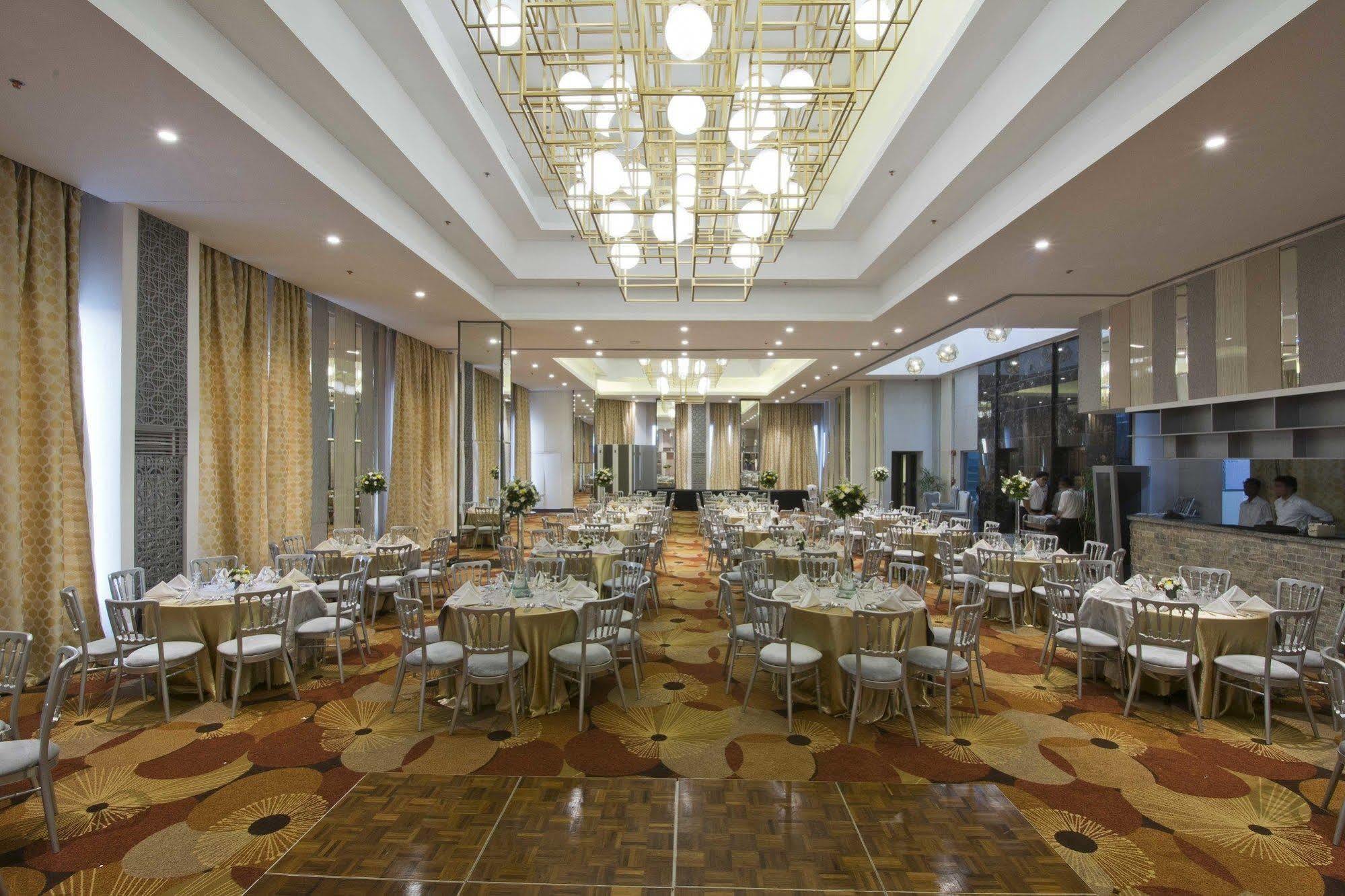 Hive Hotel Quezon City Buitenkant foto